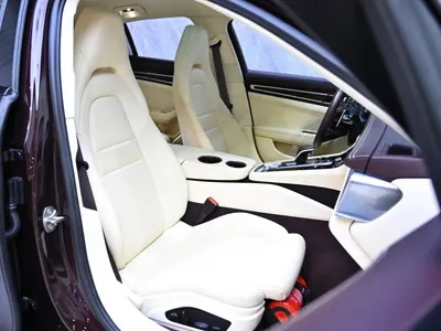 2022 بورش بانميرا 4 بلاتينيوم اديشن