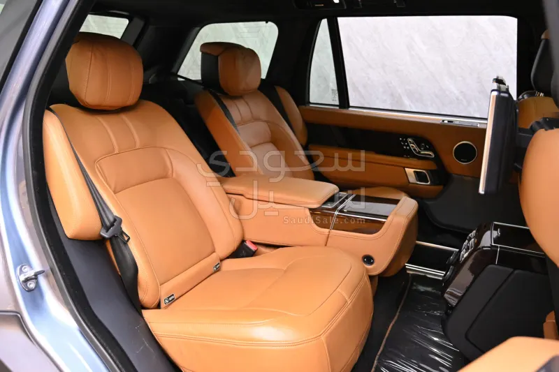 2018 لاند روفر رينج روفر فوج اوتوبيوغرافي