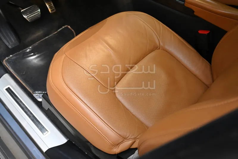 2018 لاند روفر رينج روفر فوج اوتوبيوغرافي