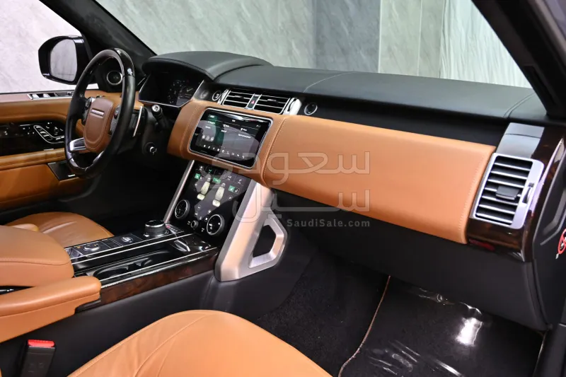 2018 لاند روفر رينج روفر فوج اوتوبيوغرافي