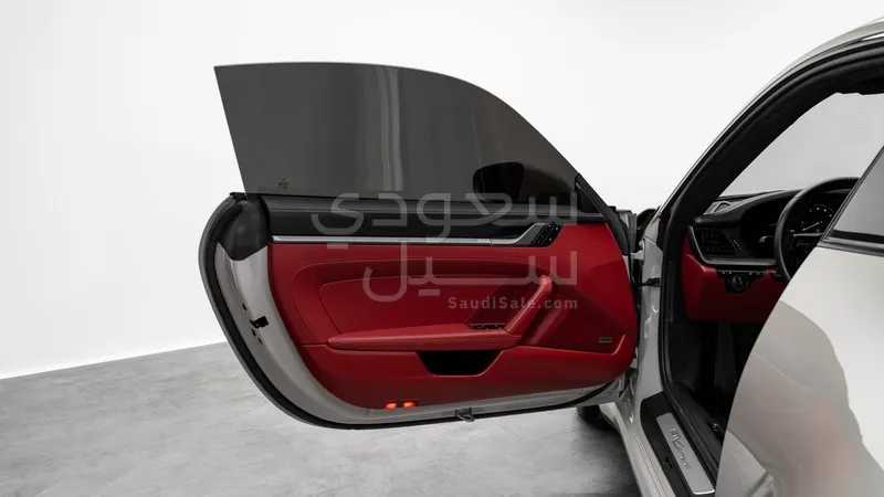 2023 بورش 911 كاريرا