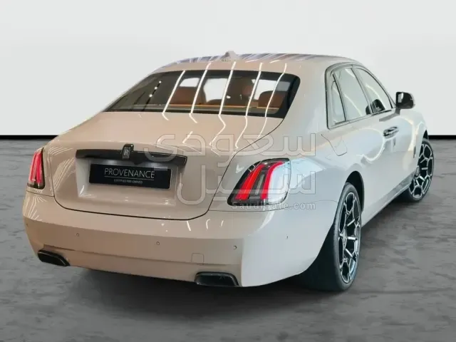 2025 رولز رويس قوست بلاك بادج