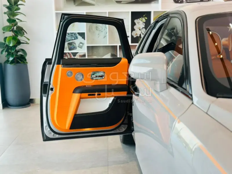 2025 رولز رويس قوست بلاك بادج