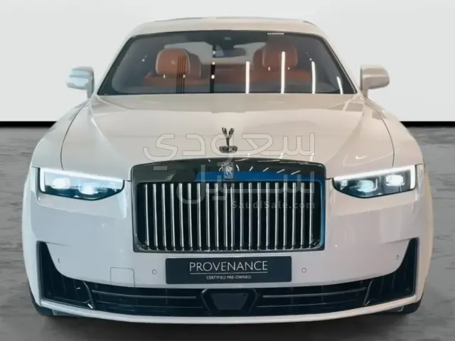 2025 رولز رويس قوست بلاك بادج