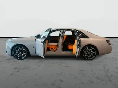 2025 رولز رويس قوست بلاك بادج