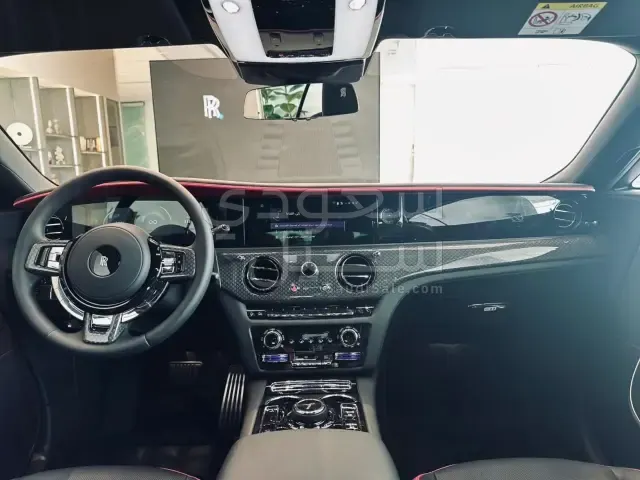 2025 رولز رويس سبيكتر بلاك بادج