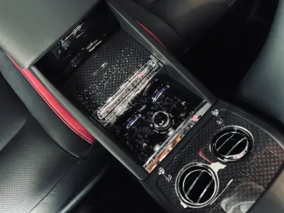 2025 رولز رويس سبيكتر بلاك بادج