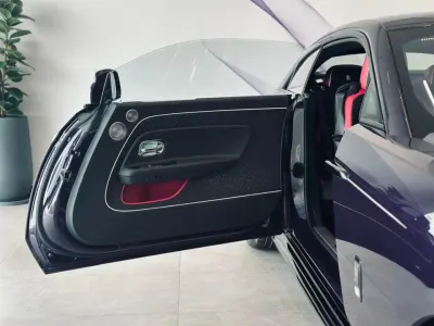 2025 رولز رويس سبيكتر بلاك بادج