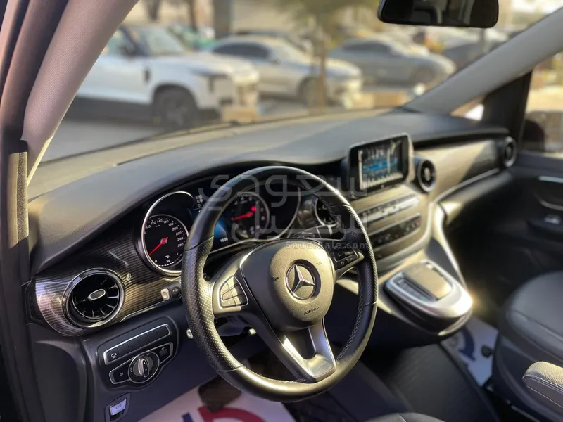 2024 مرسيدس - بنز في 250