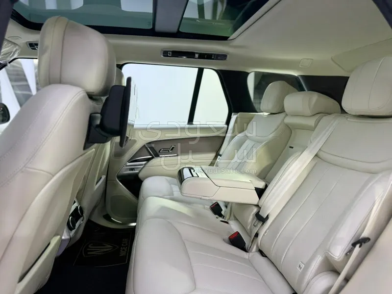 2025 Land Rover Range Rover HSE