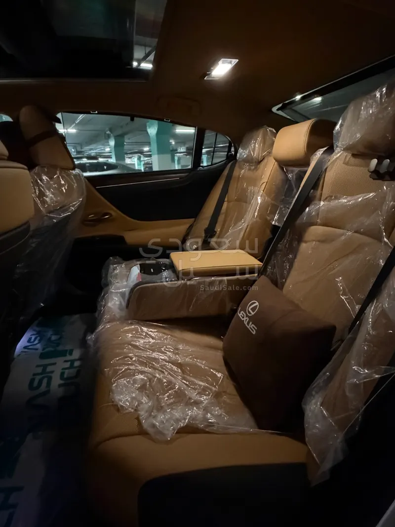 2025 Lexus ES 350