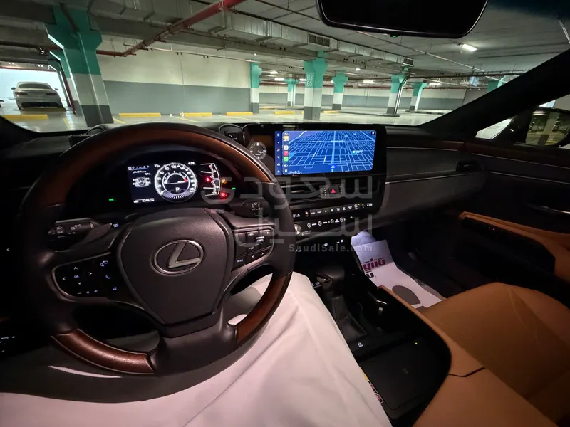 2025 Lexus ES 350