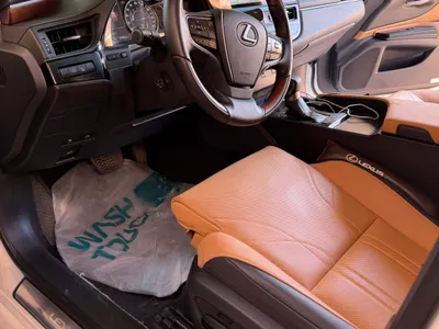 2025 لكزس إي إس 350