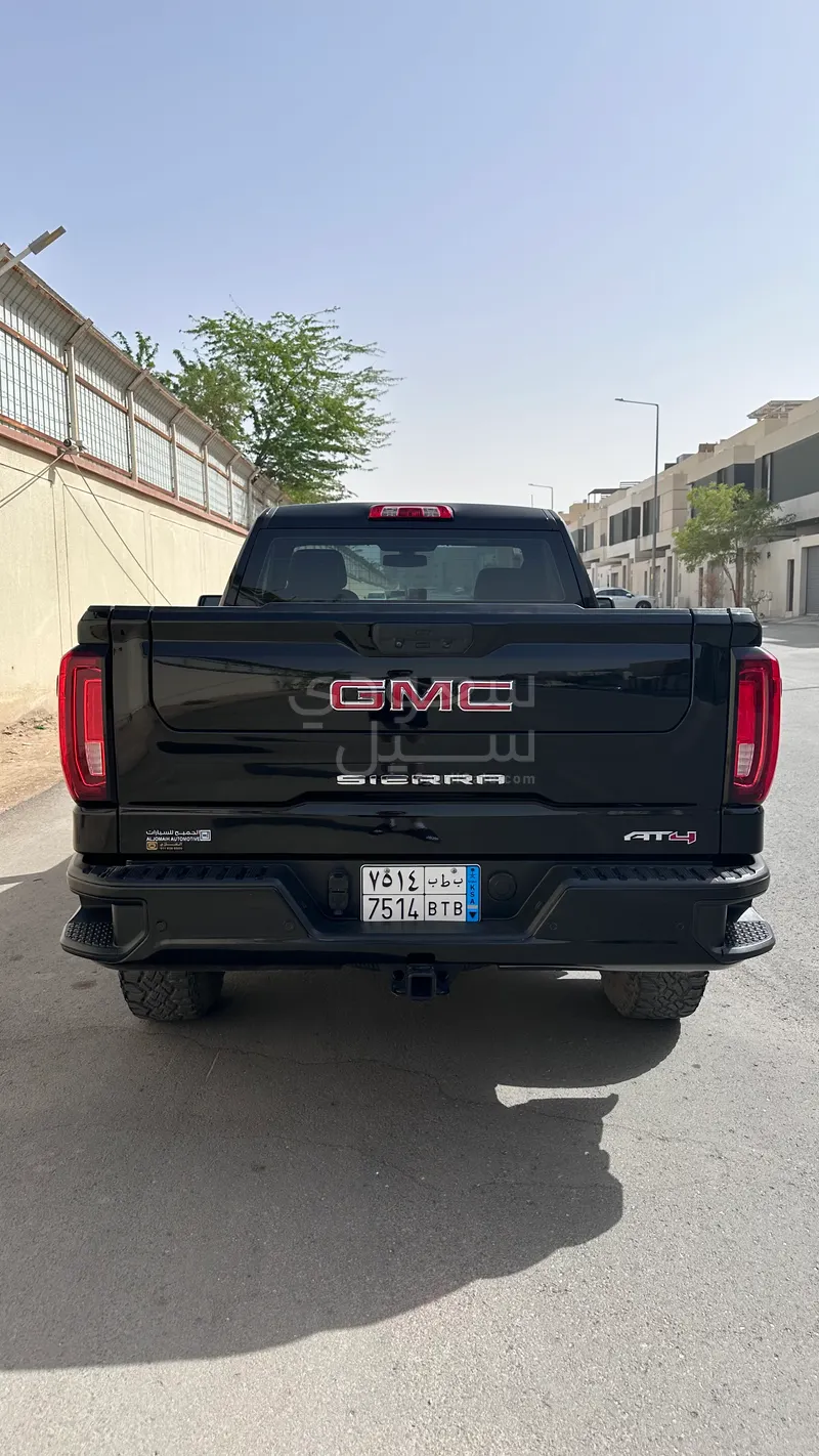 2022 جي ام سي سييرا اي تي 4
