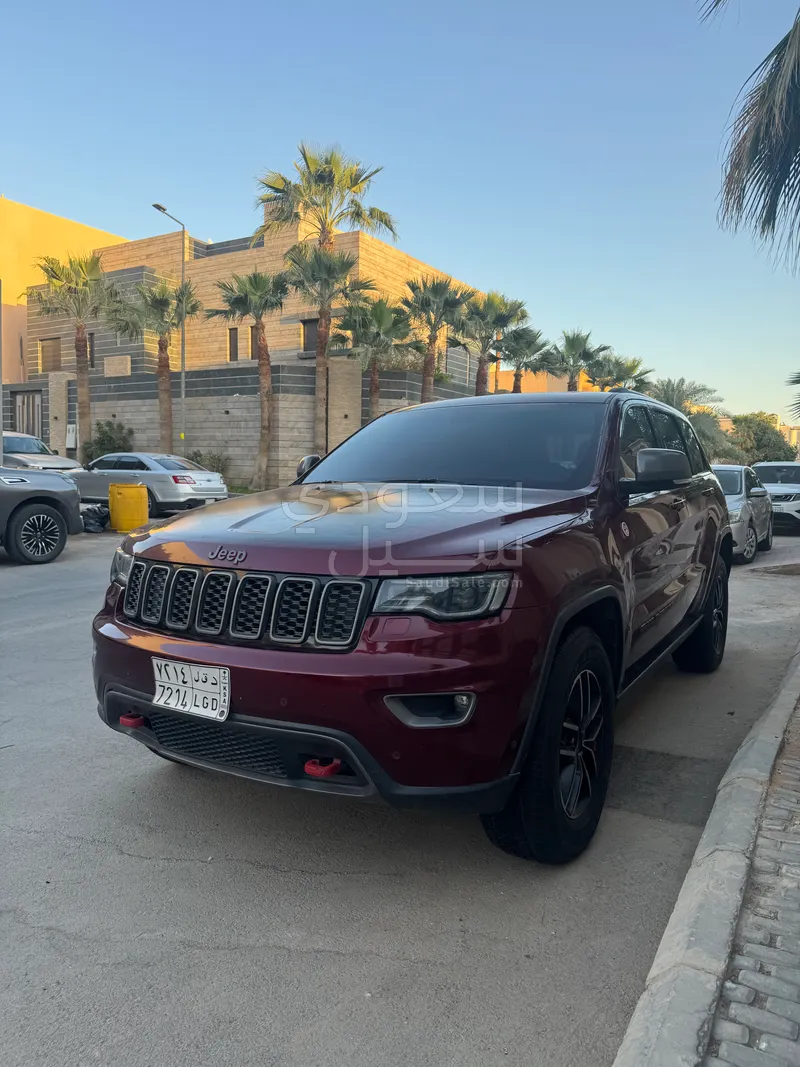 2017 جييب جراند شيروكي تريل هوك