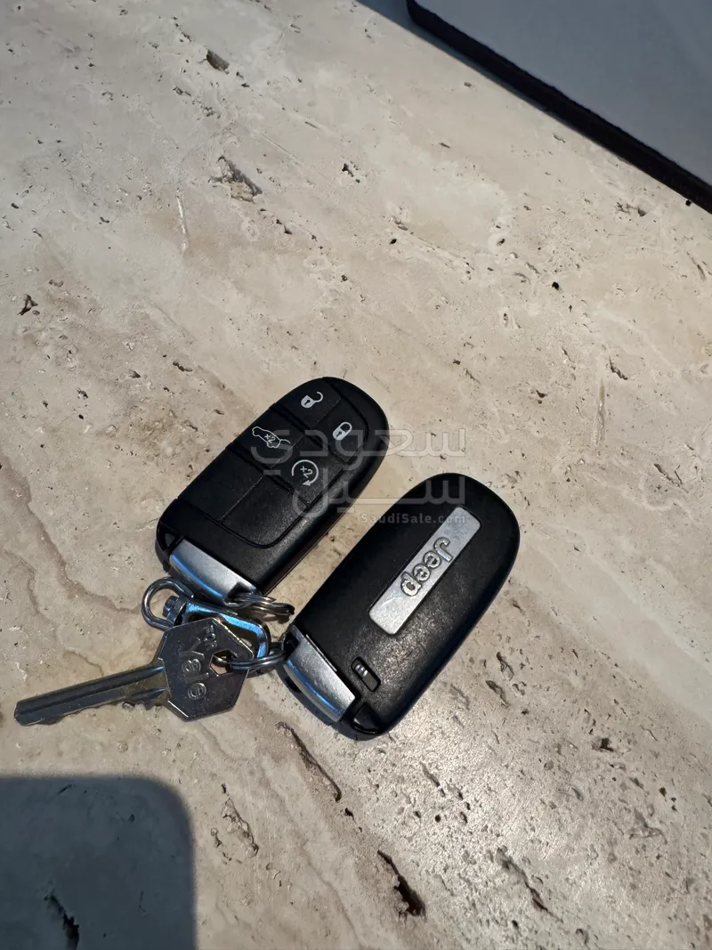 2017 جييب جراند شيروكي تريل هوك