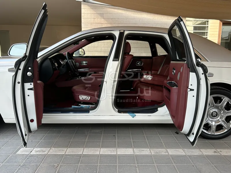 2014 رولز رويس قوست