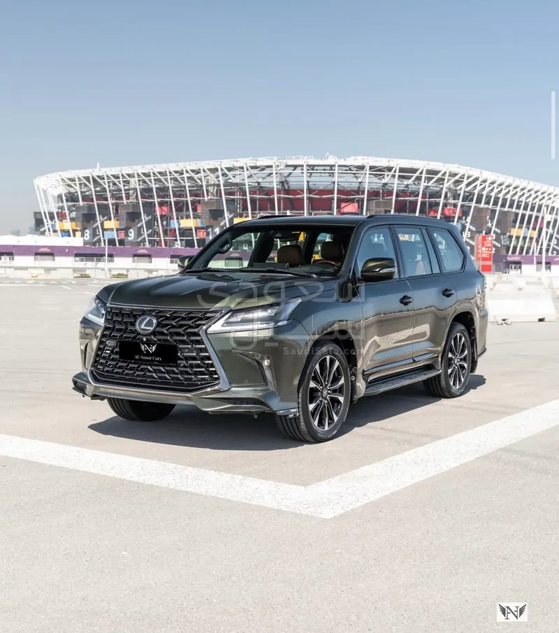 2021 لكزس إل إكس 570 بلاك اديشن