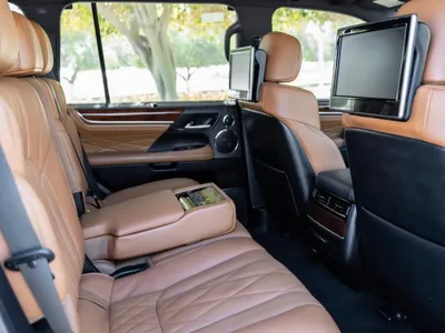 2021 لكزس إل إكس 570 بلاك اديشن