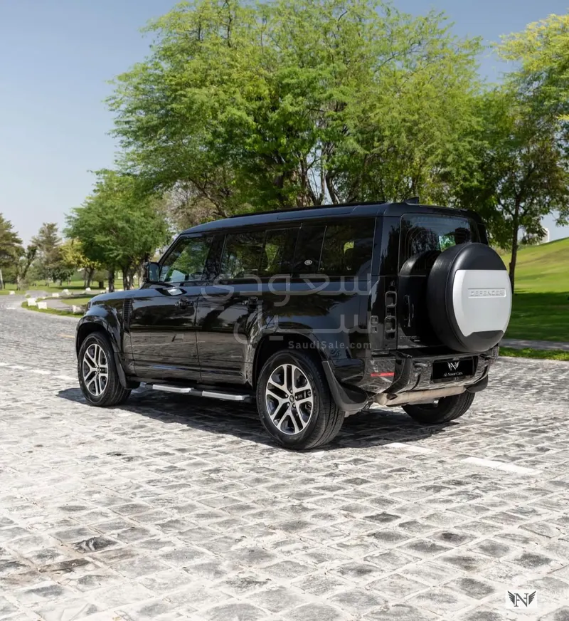 2023 لاند روفر ديفيندر اكس داينمك