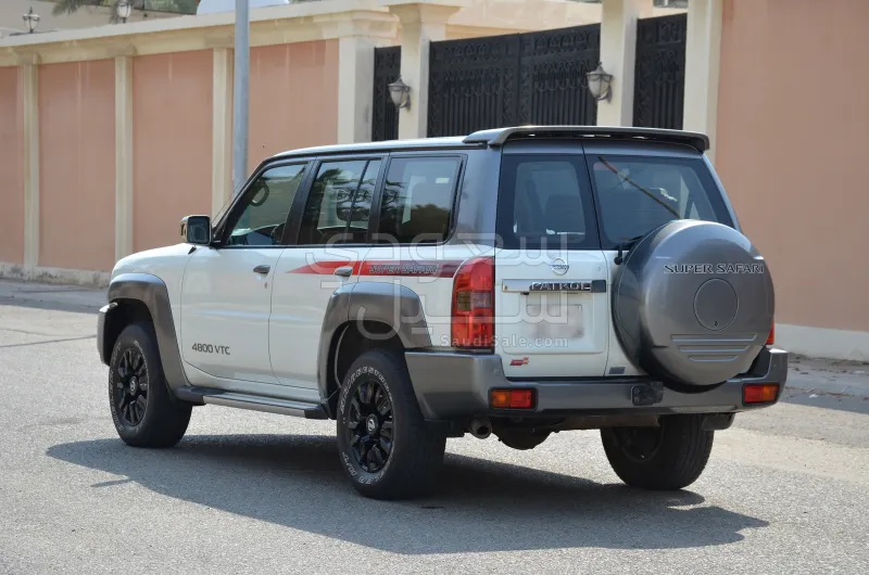 2020 نيسان باترول سوبر سفاري