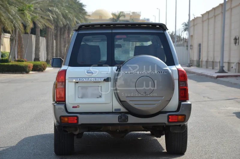 2020 نيسان باترول سوبر سفاري