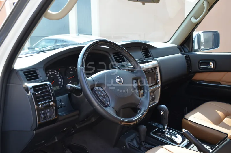 2020 نيسان باترول سوبر سفاري