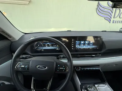 2025 فورد تيريتوري تيتانيوم بلس