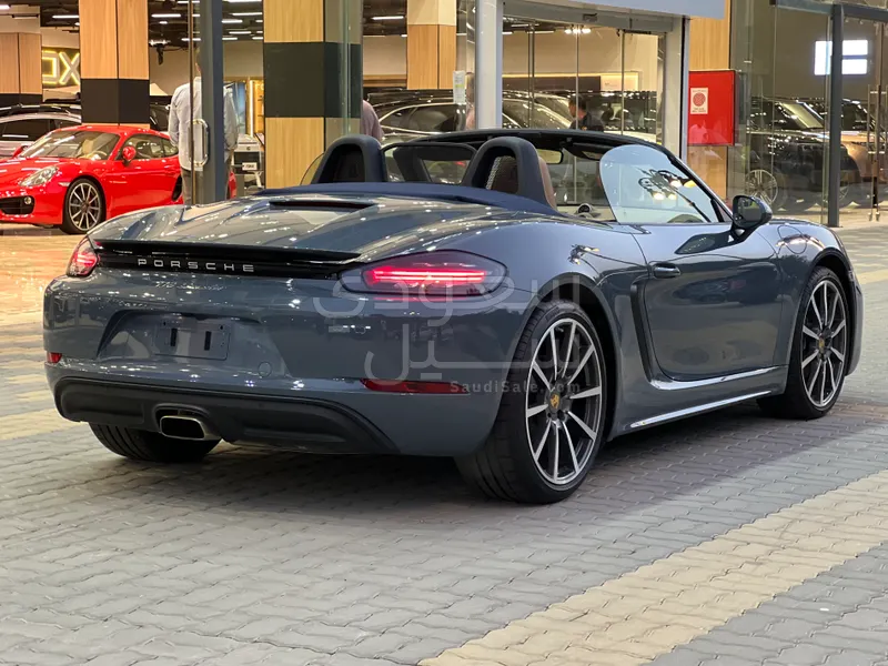 2017 بورش بوكستر