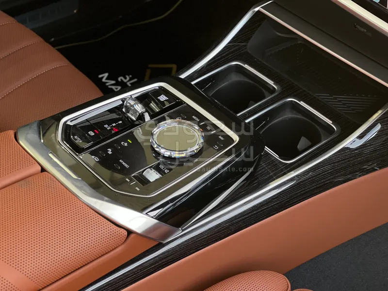 2026 بي ام دبليو الفئة السابعة 735أي