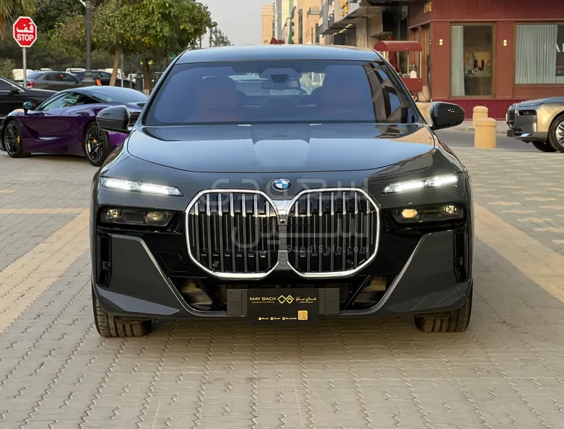 2026 بي ام دبليو الفئة السابعة 735أي