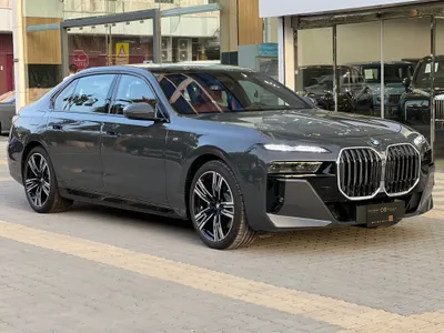 2026 بي ام دبليو الفئة السابعة 735أي