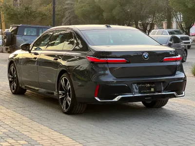 2026 بي ام دبليو الفئة السابعة 735أي