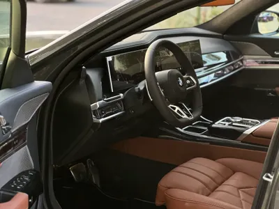 2026 بي ام دبليو الفئة السابعة 735أي