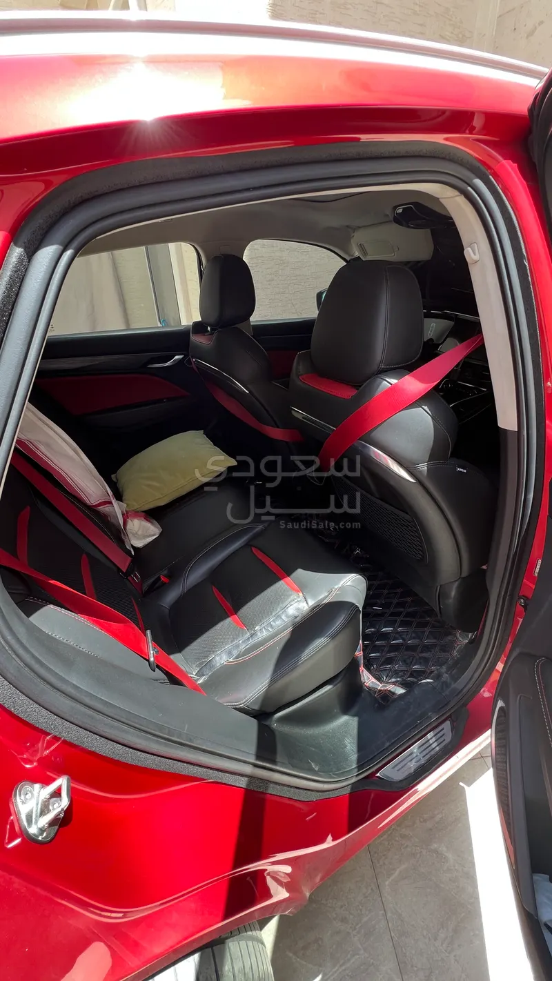 2021 جيلي توجيلا