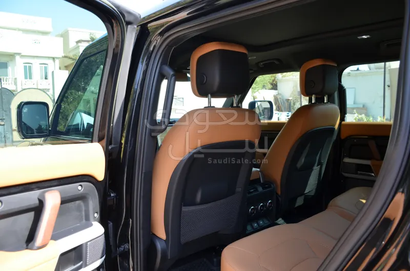 2023 لاند روفر ديفيندر اتش اس اي