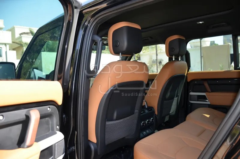 2023 لاند روفر ديفيندر اتش اس اي