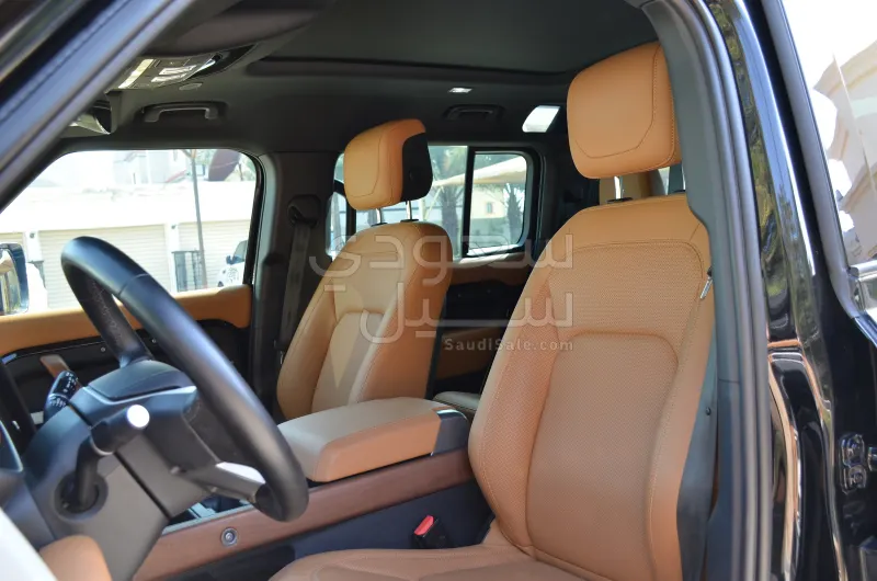 2023 لاند روفر ديفيندر اتش اس اي