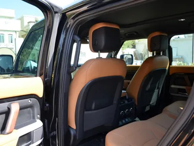 2023 لاند روفر ديفيندر اتش اس اي