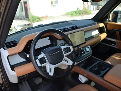 2023 لاند روفر ديفيندر اتش اس اي