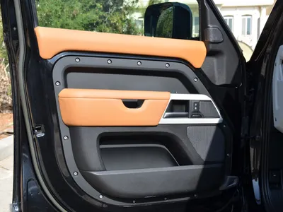 2023 لاند روفر ديفيندر اتش اس اي