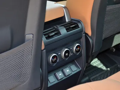 2023 لاند روفر ديفيندر اتش اس اي