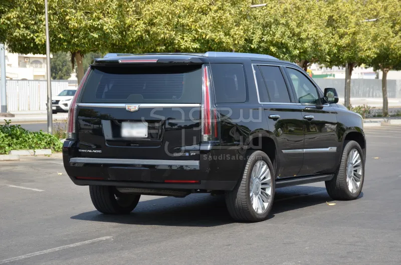2019 كاديلاك اسكاليد بلاتينيوم