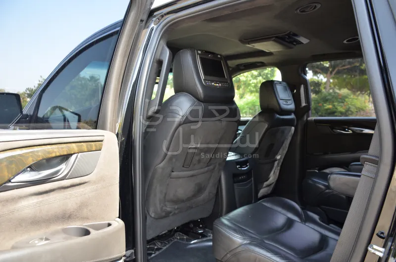 2019 كاديلاك اسكاليد بلاتينيوم