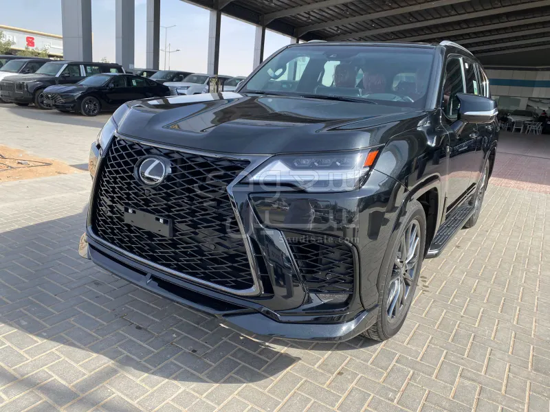 2024 لكزس إل إكس 600 إف