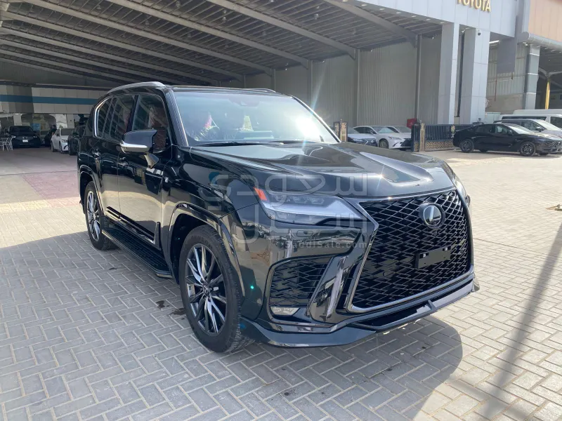 2024 لكزس إل إكس 600 إف