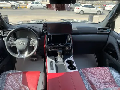 2024 لكزس إل إكس 600 إف