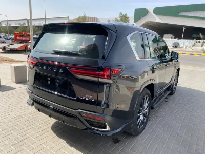 2024 لكزس إل إكس 600 إف