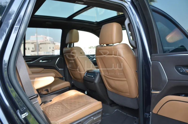 2022 كاديلاك اسكاليد بلاتينيوم