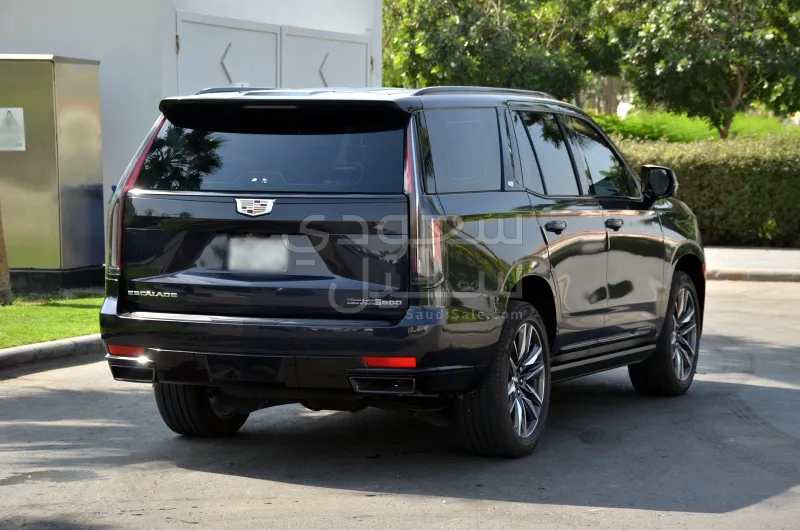 2022 كاديلاك اسكاليد بلاتينيوم